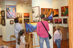 День города Новосибирска в Музее Н.К. Рериха (25 июня 2023). Фоторепортаж: экскурсии, мастер-классы по плетению маскировочных сетей