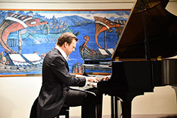 Концерт Германа Уколова (фортепиано)