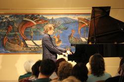 Концерт Льва Кравцова (фортепиано)